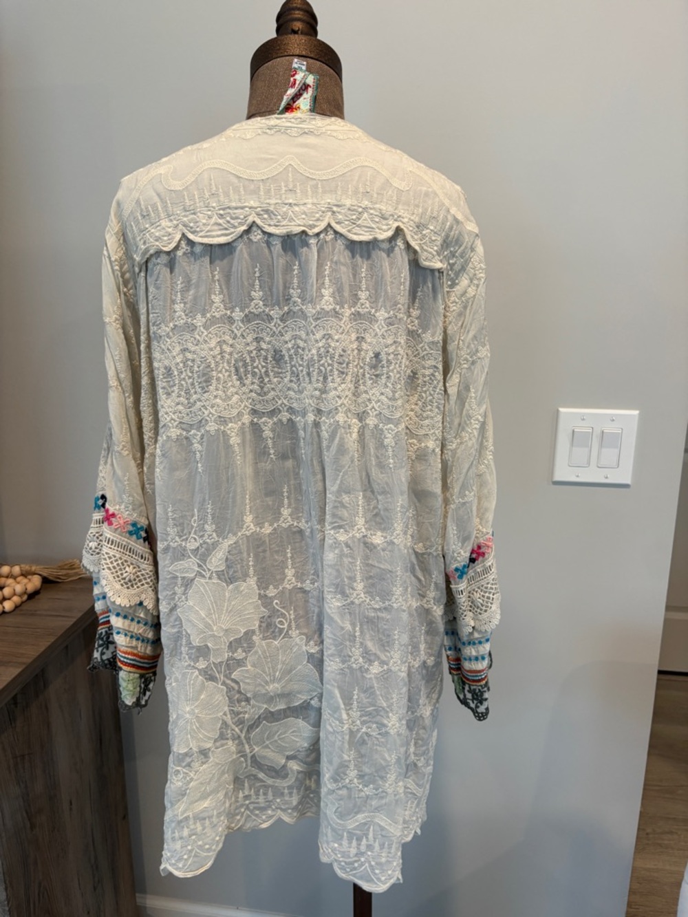 White Embroidered Lace Women's Button-Front Top XXL - Picture 7 of 10